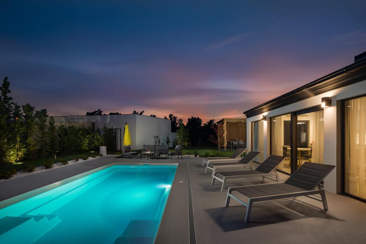 Bandelli Villas Oklaj Екстер'єр фото
